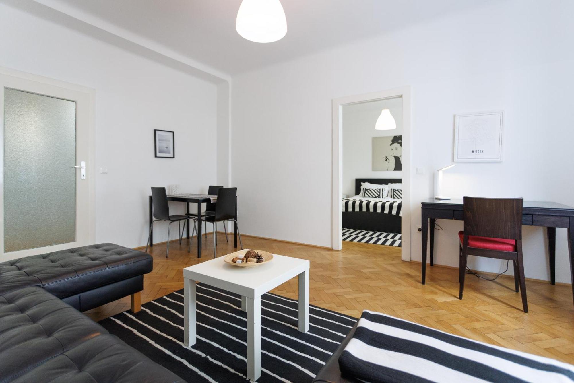 Operastreet Black & White Apartment